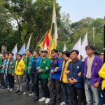 https://tempolitik.com/siang-ini-gejolak-baru-bem-si-geruduk-dpr-dengan-aksi-selamatkan-indonesia-205-aparat-disiagakan