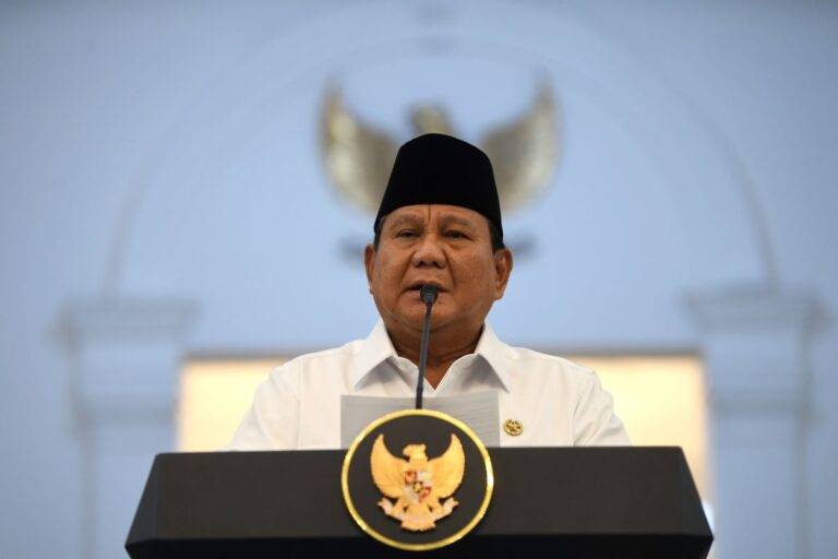 https://tempolitik.com/bentrokan-panas-demo-dpr-malam-ini-berubah-jadi-chaos