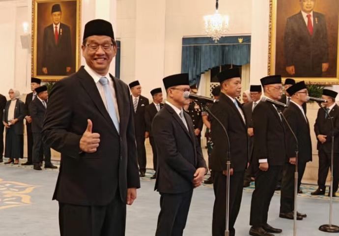 https://tempolitik.com/purbaya-yudhi-sadewa-sosok-tenang-yang-jadi-pengganti-sri-mulyani-dalam-arah-baru-ekonomi-indonesia