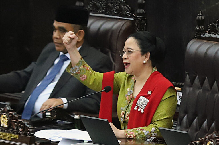 https://tempolitik.com/puan-izin-kepada-prabowo-momen-di-mana-dpr-siap-tegur-menteri-berkinerja-buruk